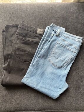 American Eagle Outfitters Women's Ankle Jeans in Light Blue and Black